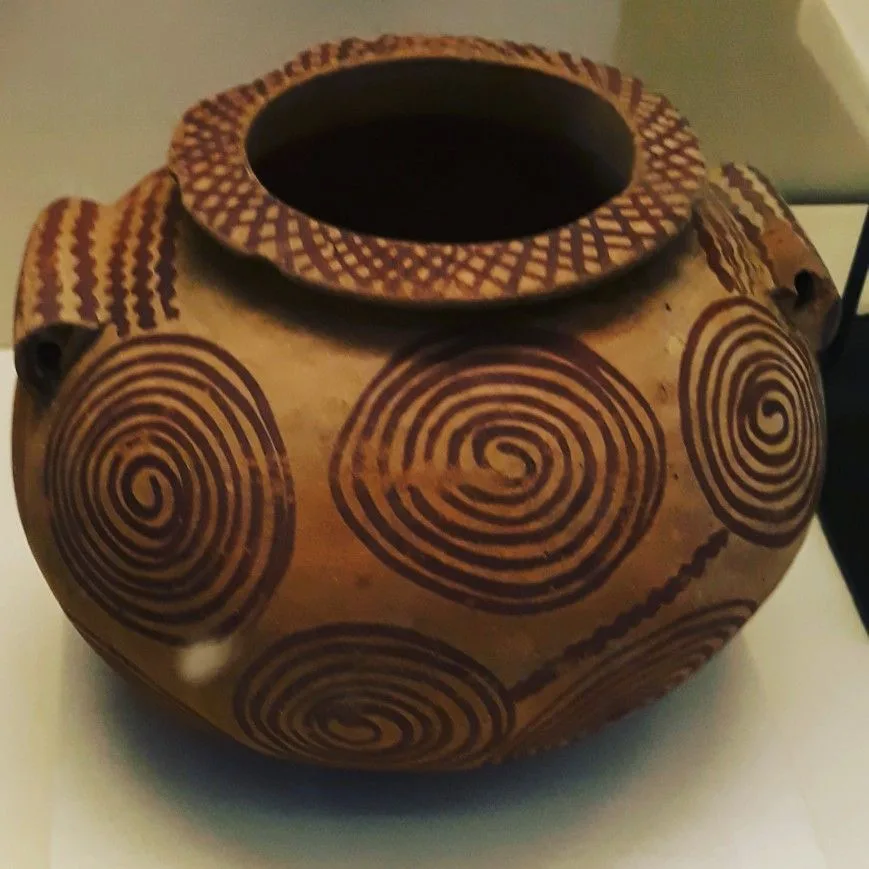 Late Naqada II pottery jar decorated with spirals